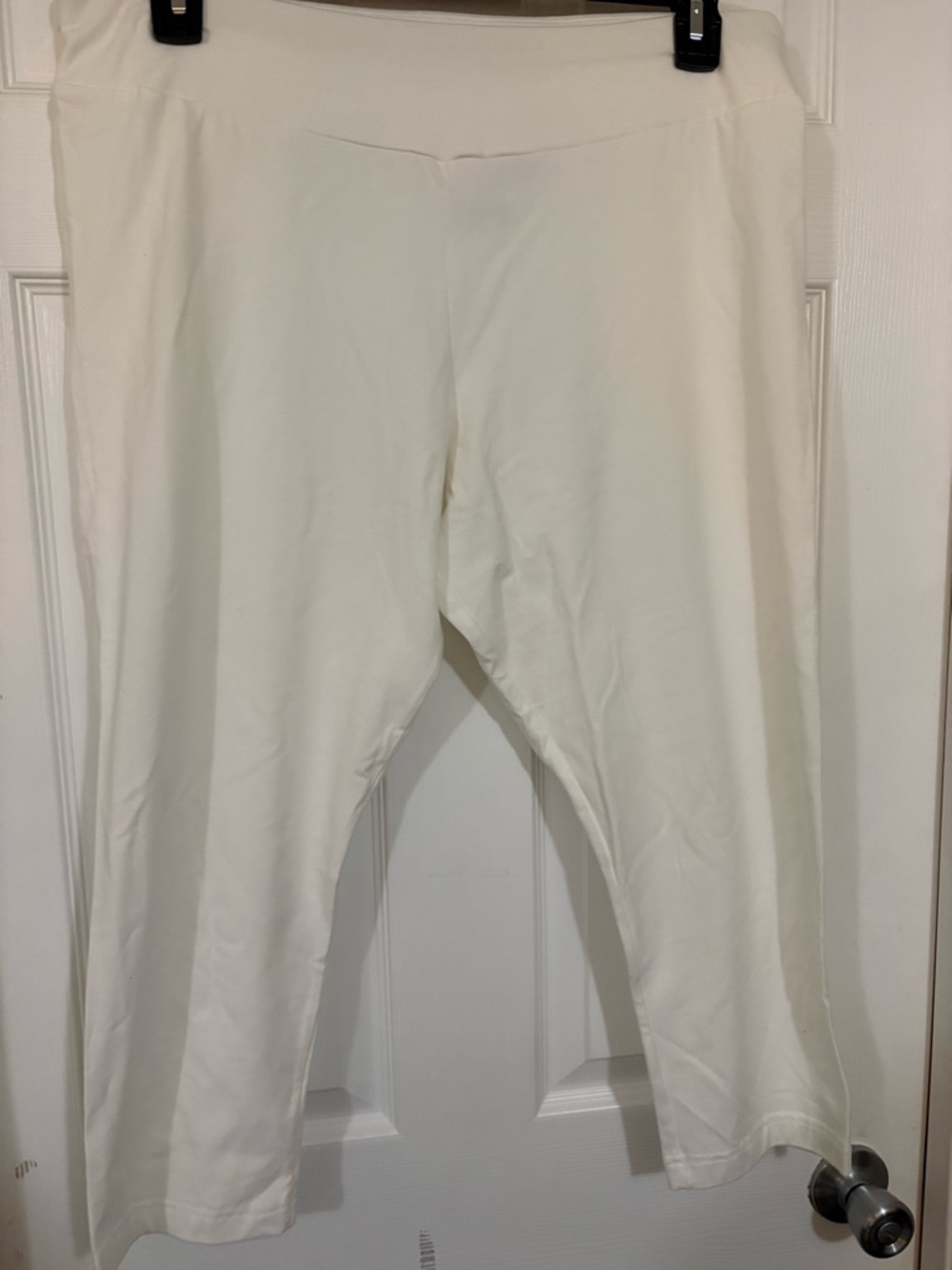 Time and tru white capris xxl (20) no pockets cotton/spandex comfy